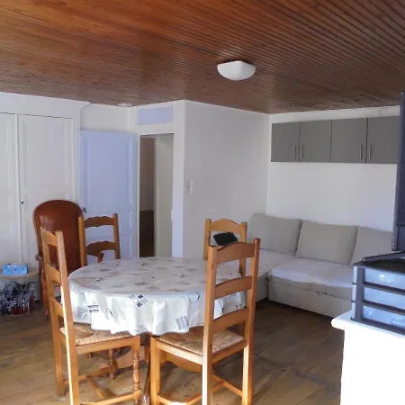 Logement Chez L'Habitant! Condéon Esterno foto